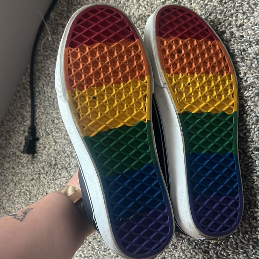 Pride Vans. - image 2